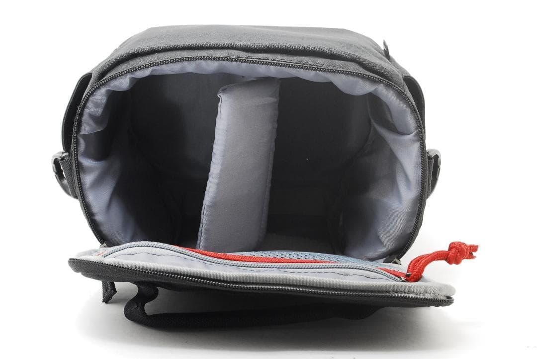 Canon Kiss X9 白 レンズキット 三脚バッグ付