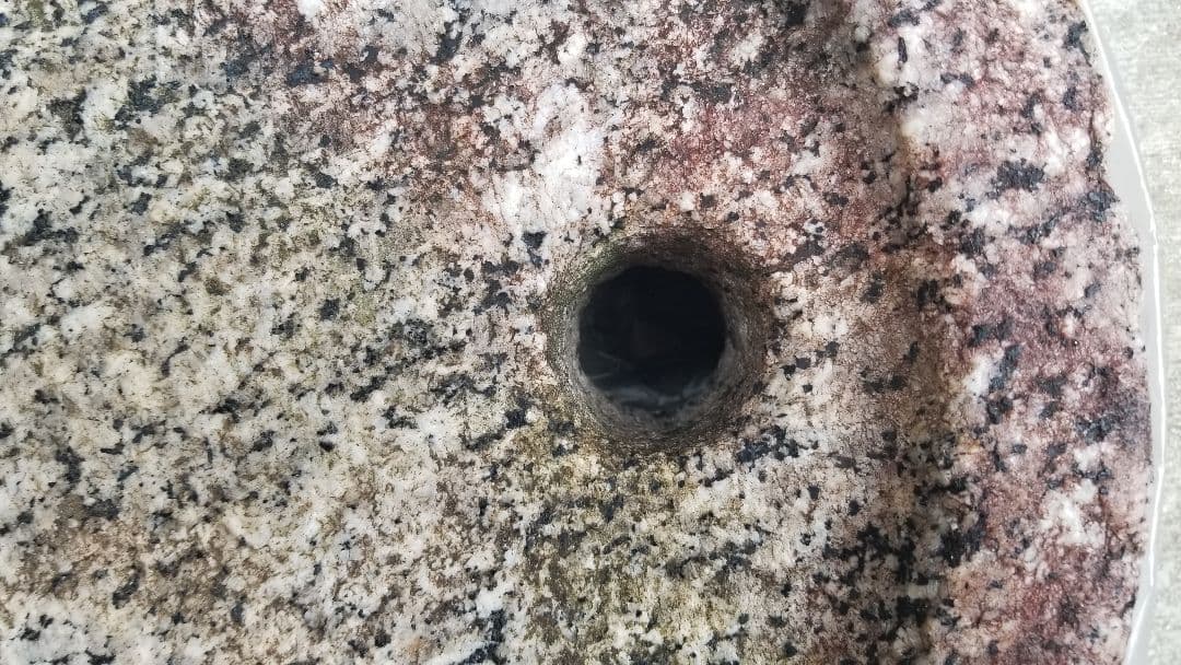 ヴィンテージ　希少品質　御影石　挽き臼　庭石　上下セット