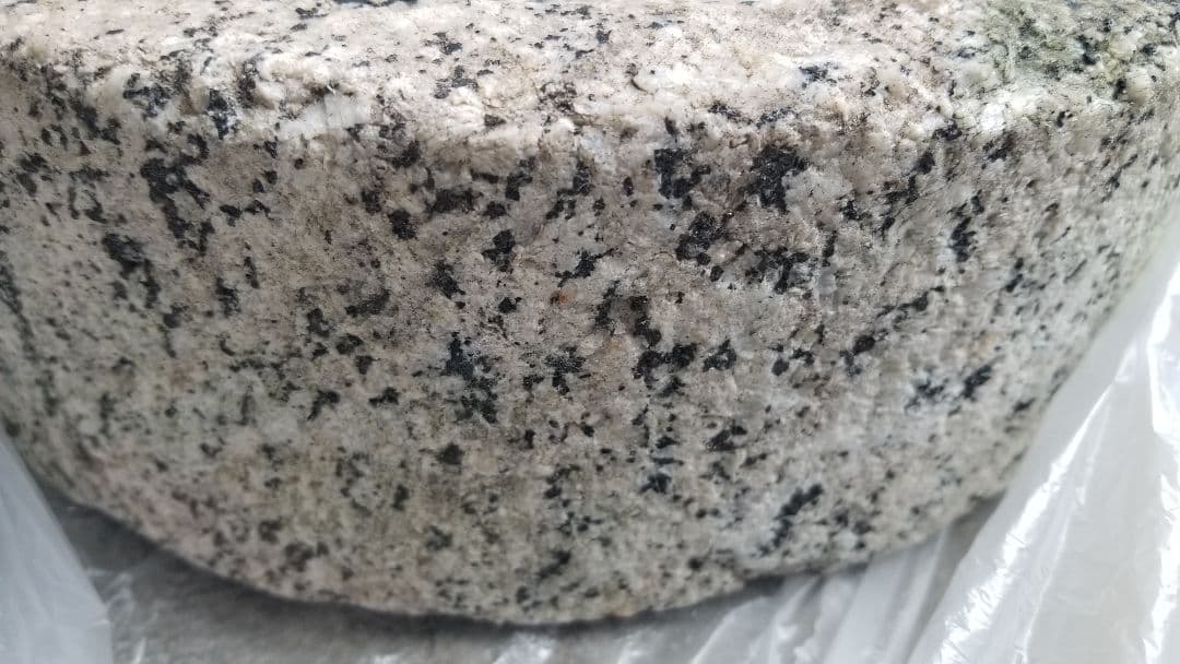 ヴィンテージ　希少品質　御影石　挽き臼　庭石　上下セット