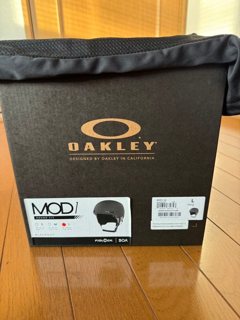 超美品　OAKLEY オークリー　MOD1 ヘルメット　Lサイズ　スノーボード