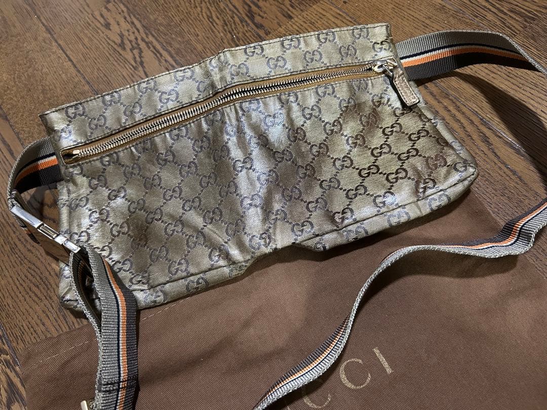 GUCCI ゴールド GGパターン ボディバッグ