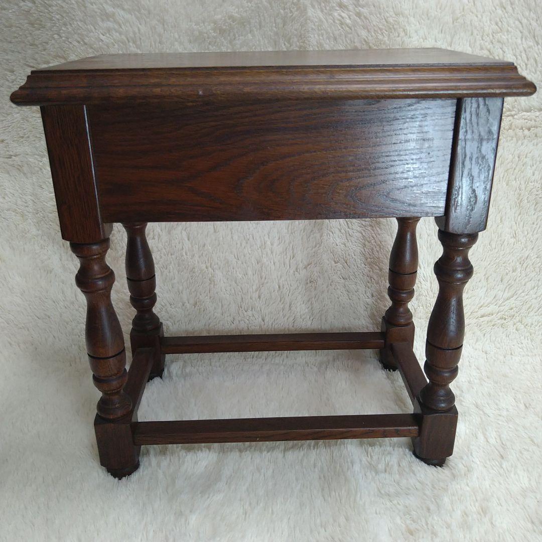 アンティークテーブル 引き出しが付いた珍しいサイドテーブル