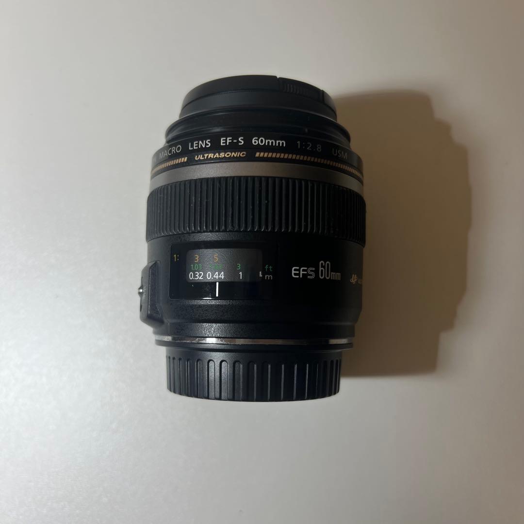 Canon EF-S 60mm f/2.8 マクロレンズ