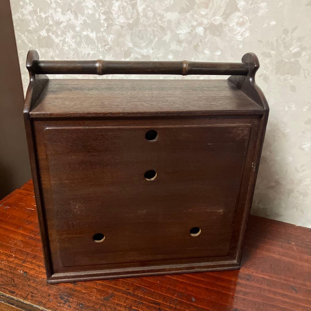 時代物の無精箱（ぶしょうばこ）