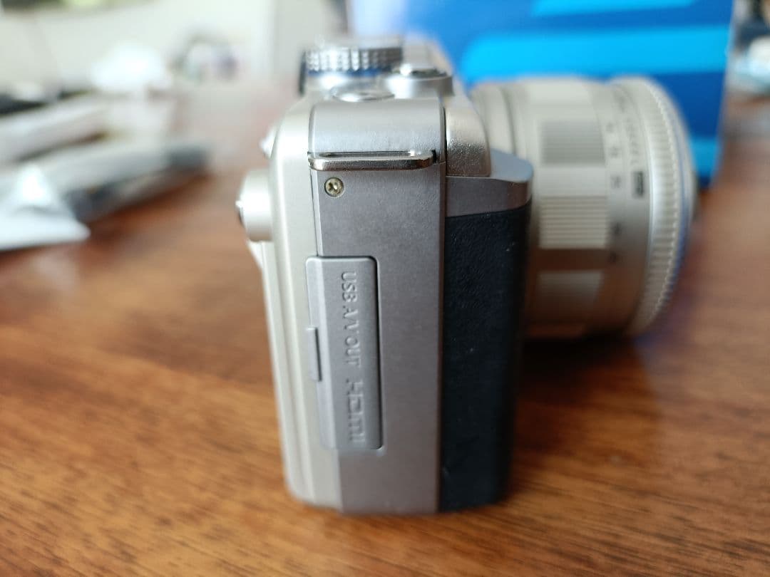 E-PL1 OLYMPUS デジタル一眼レフ ゴールド・シルバー