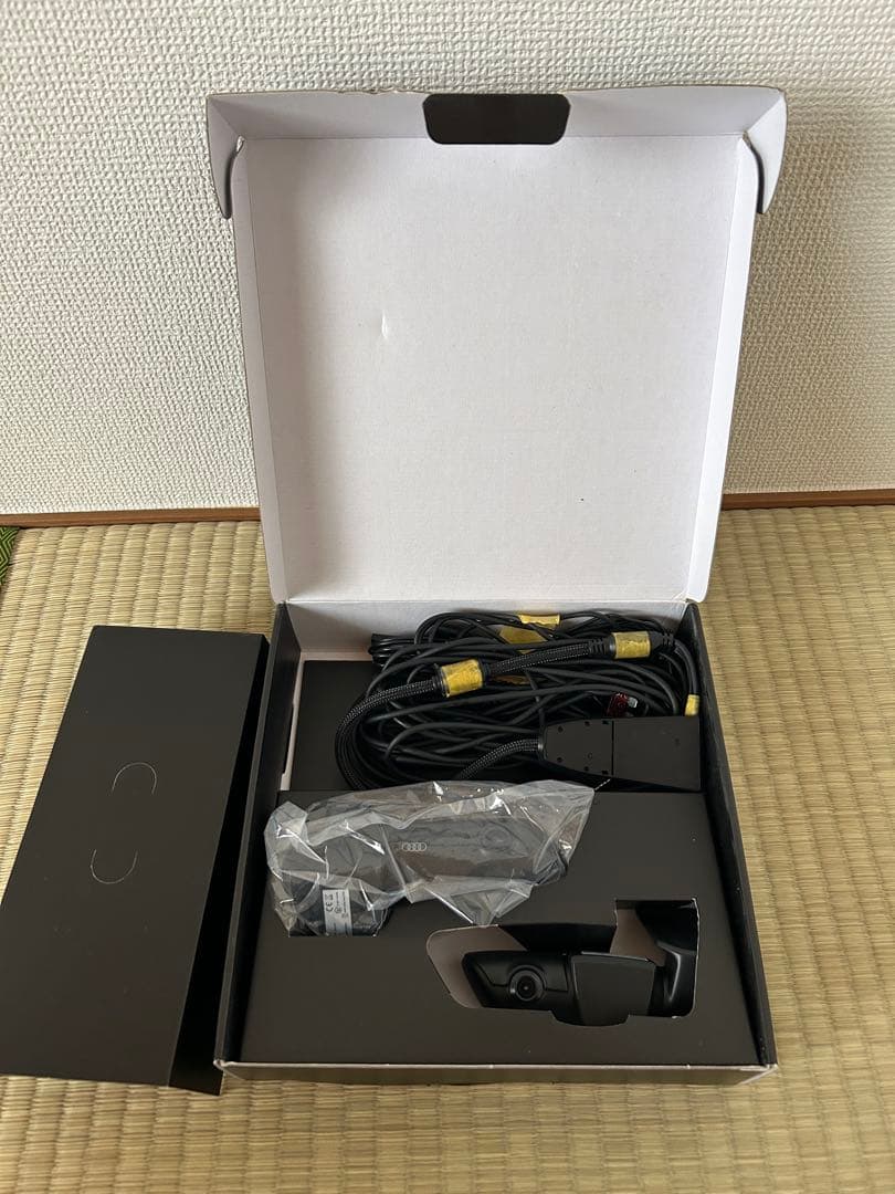 アクセサリー Audi Universal Traffic Recorder 2.0