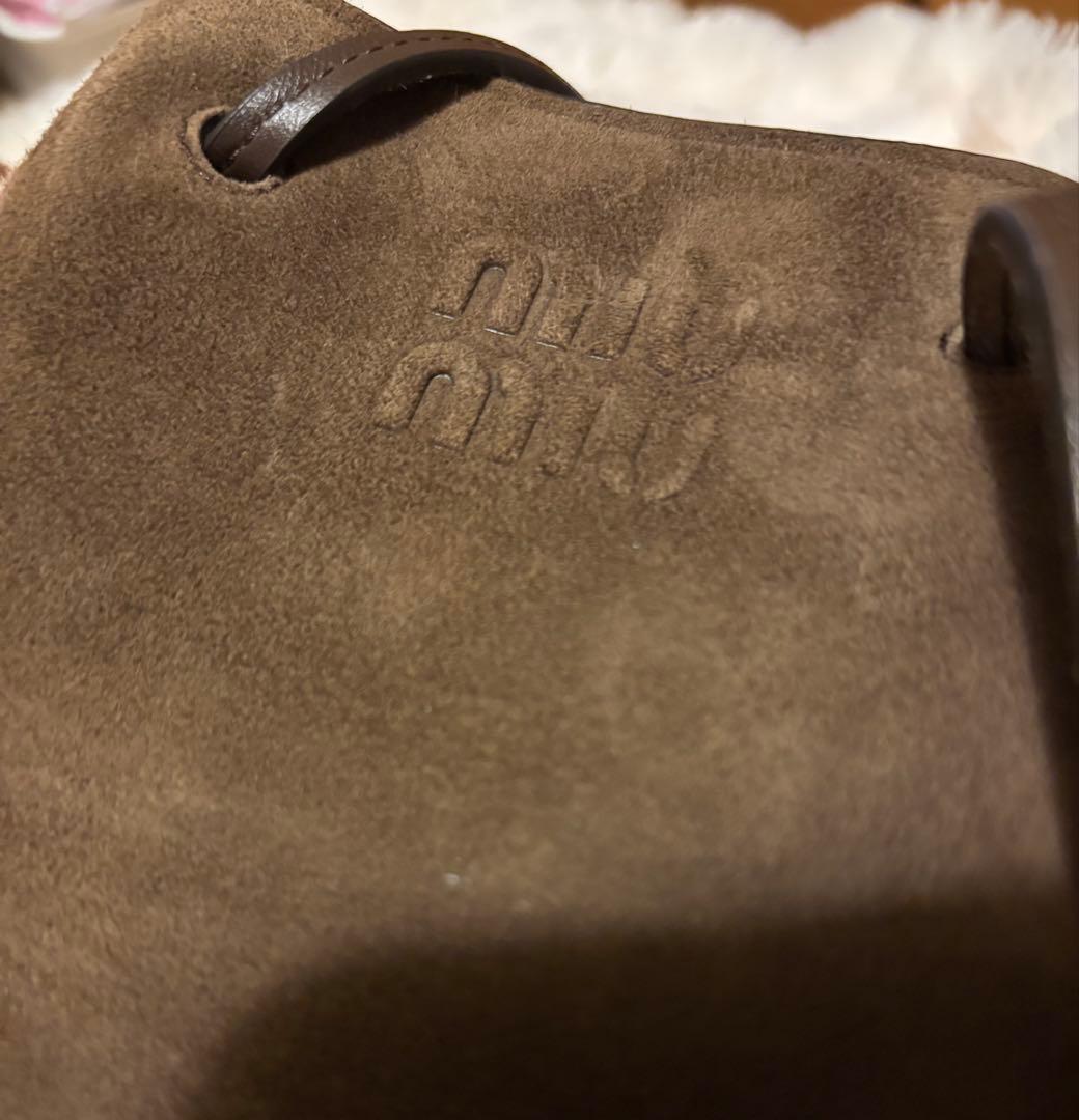 MIUMIUショルダーポーチ