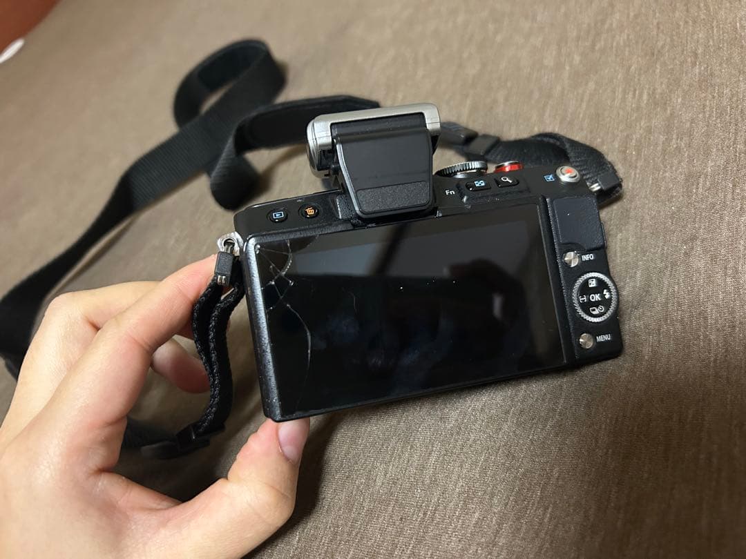 OLYMPUS ミラーレス一眼カメラ M.ZUIKO 14-42mm