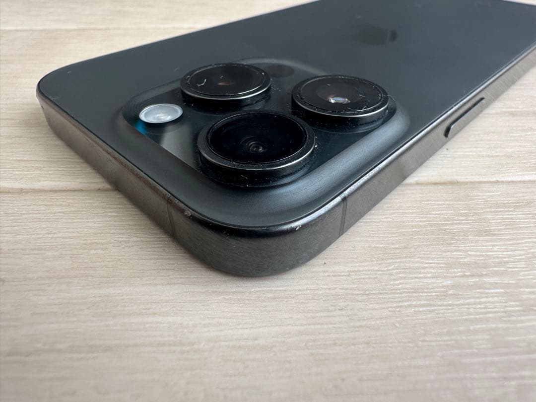 Apple iPhone 15 Pro ブラックチタニウム 128GB