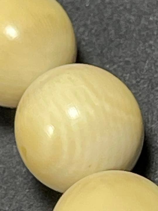 数珠 念珠 仏教美術 玉直径1.2cm 重量５1.6ｇです。中古品です。