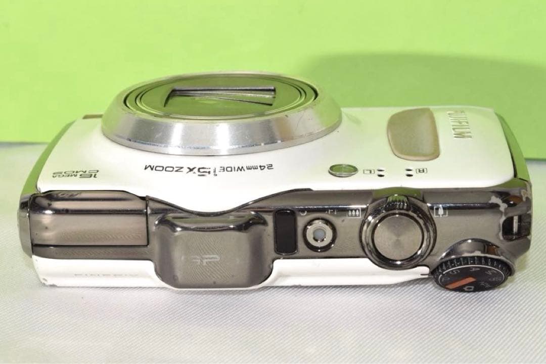 FUJIFILM F600 ホワイト　☆送料無料☆