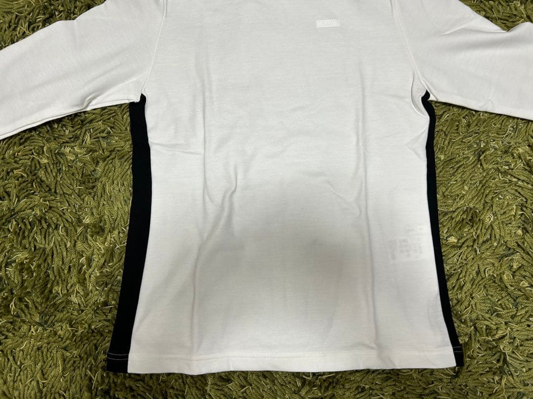 ブラック&ホワイト　レディースハイネック