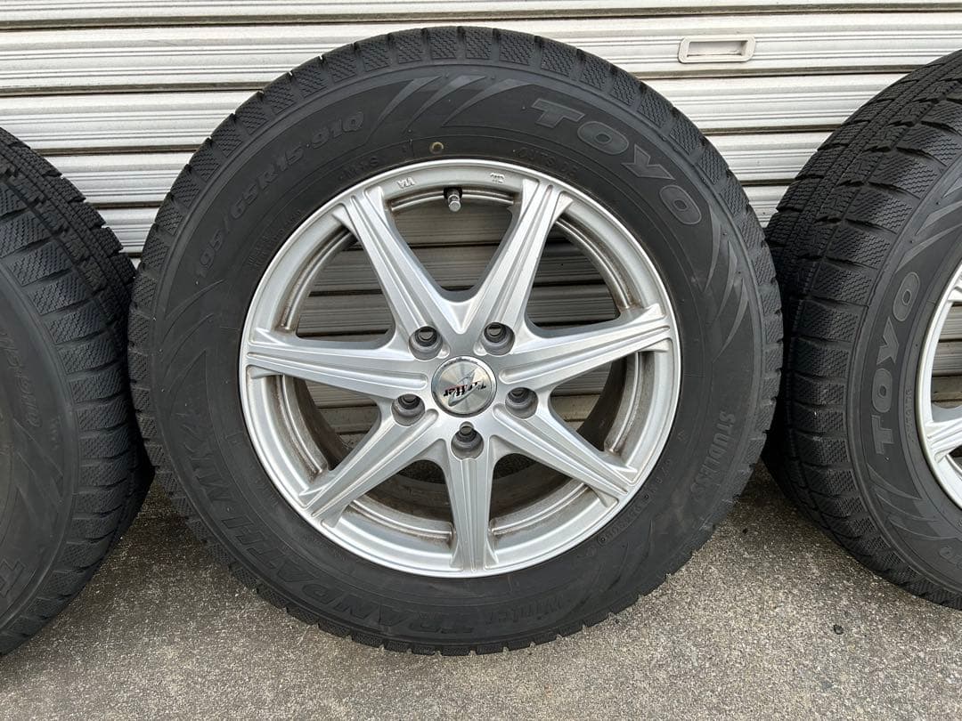 【格安！】引取り限定195/65R15スタッドレスタイヤ　ノア　ヴォクシー　4本