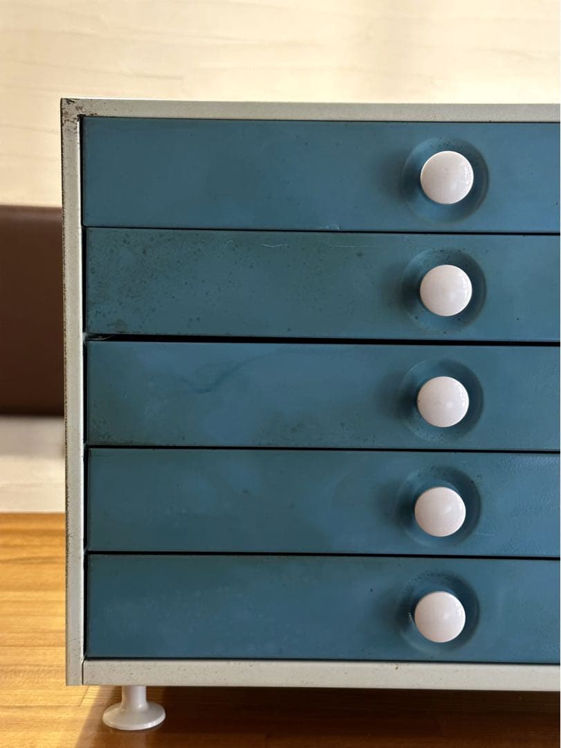 レトロポップ　スチールキャビネット　レターケース　引き出し　脚付き　書類棚