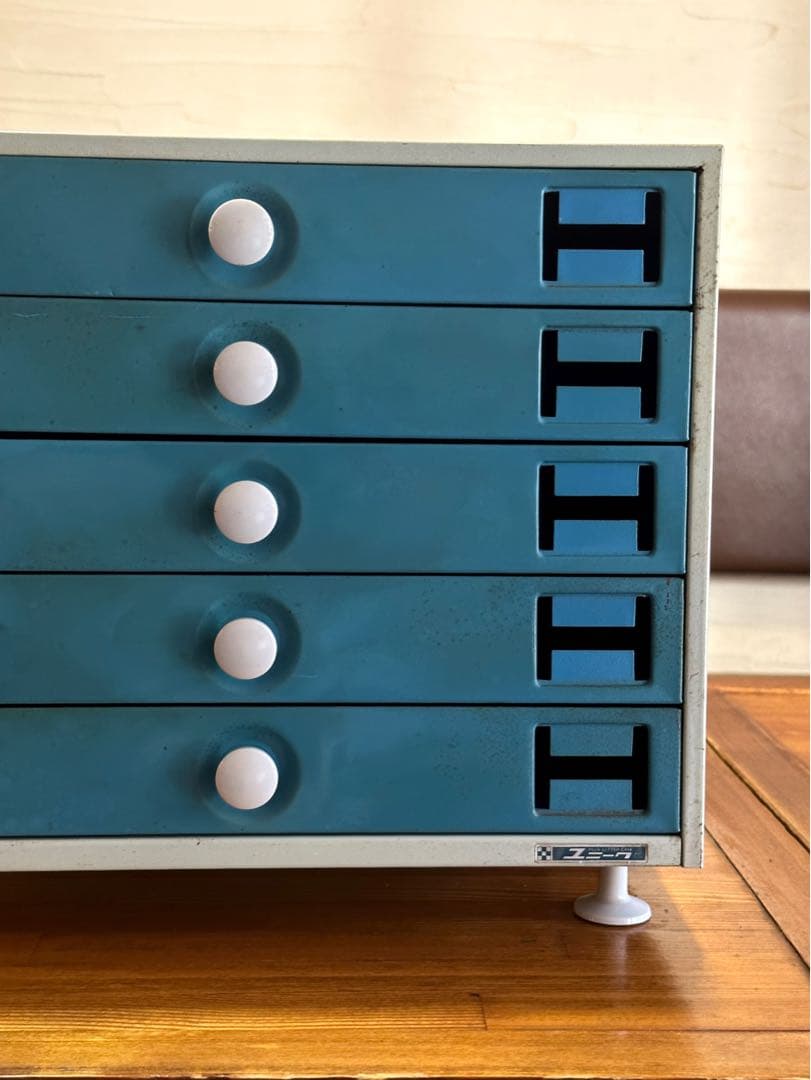 レトロポップ　スチールキャビネット　レターケース　引き出し　脚付き　書類棚