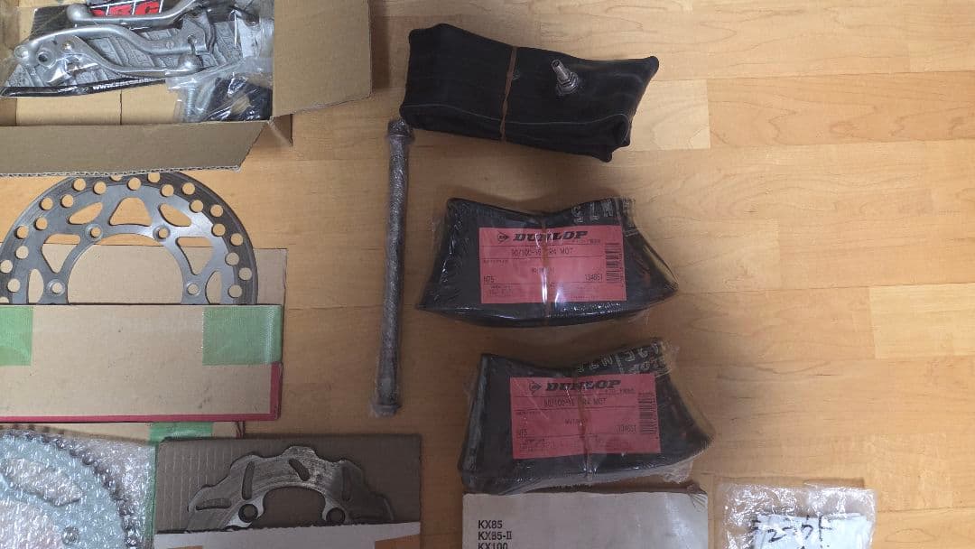 KX85 2014 スペアホイール 予備部品他