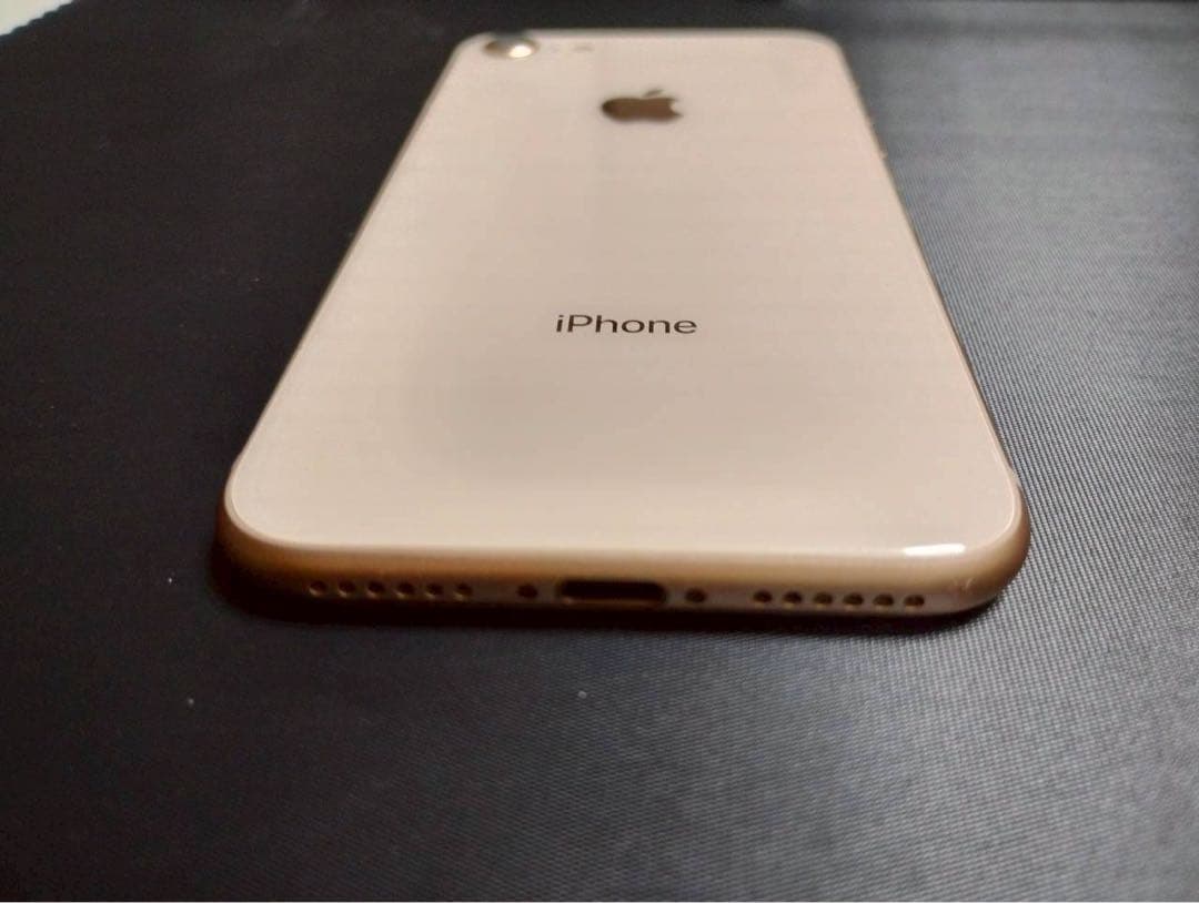 Apple iPhone 8 64GB 箱あり