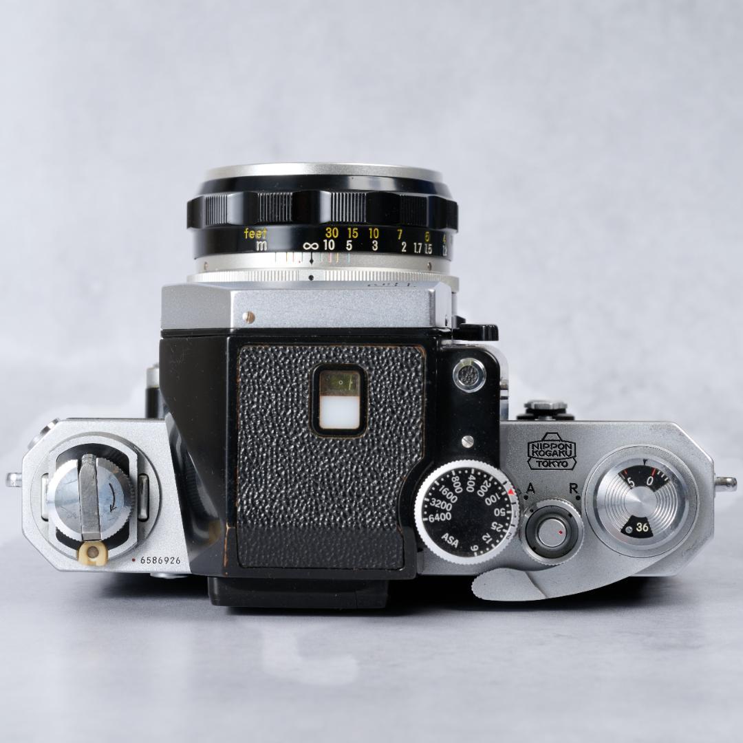 希少な赤点 Nikon F / NIKKOR-H Auto 50mm F2