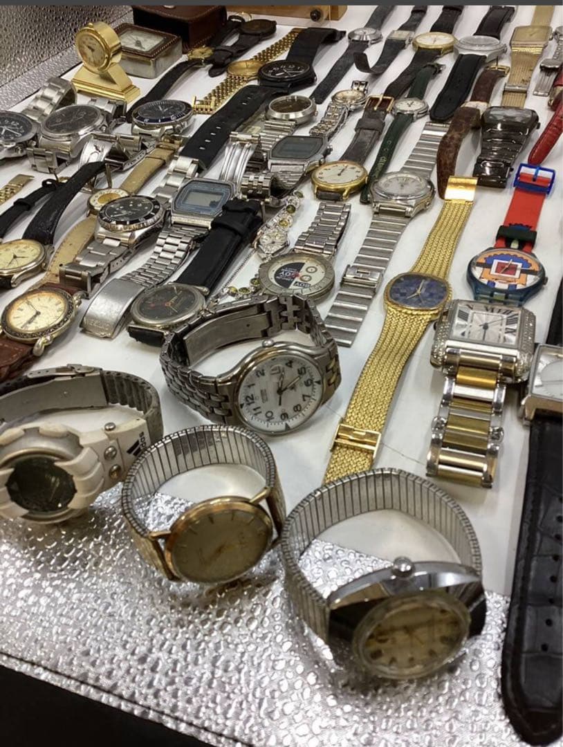 引っ越し後に出てきた時計コレクションです。 全部で90点以上(ジャンク