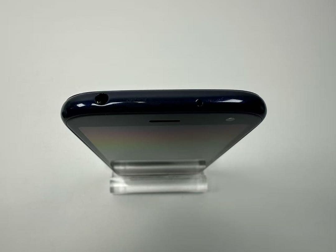 美品 NTT docomo らくらくスマートフォン F-52B ネイビー