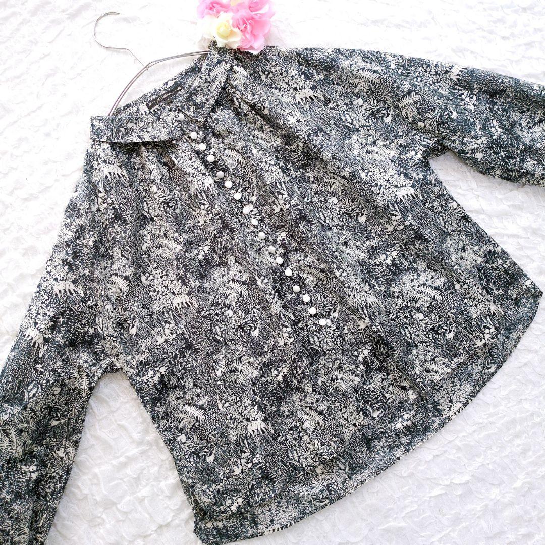 【美品】j.sloane　チビ襟ブラウス　アニマルフォレスト　総柄