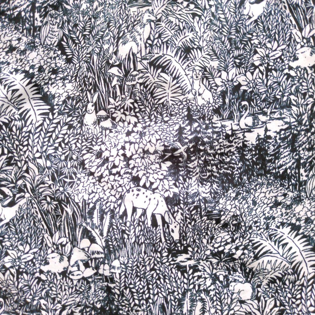 【美品】j.sloane　チビ襟ブラウス　アニマルフォレスト　総柄