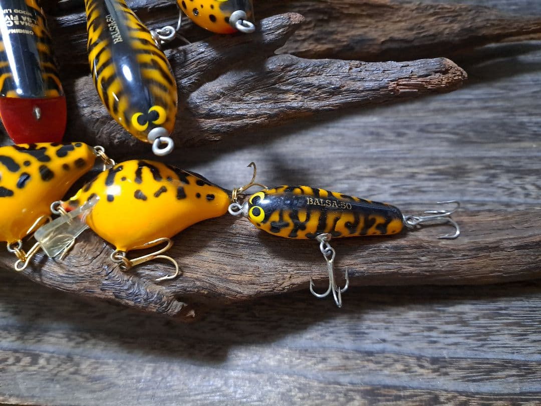 実釣未使用　美品　バルサ50　イエローコーチドッグ　9個セット
