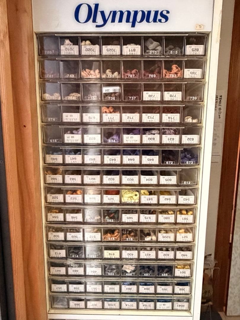 Olympus 糸収納棚　陳列棚　オリンパス