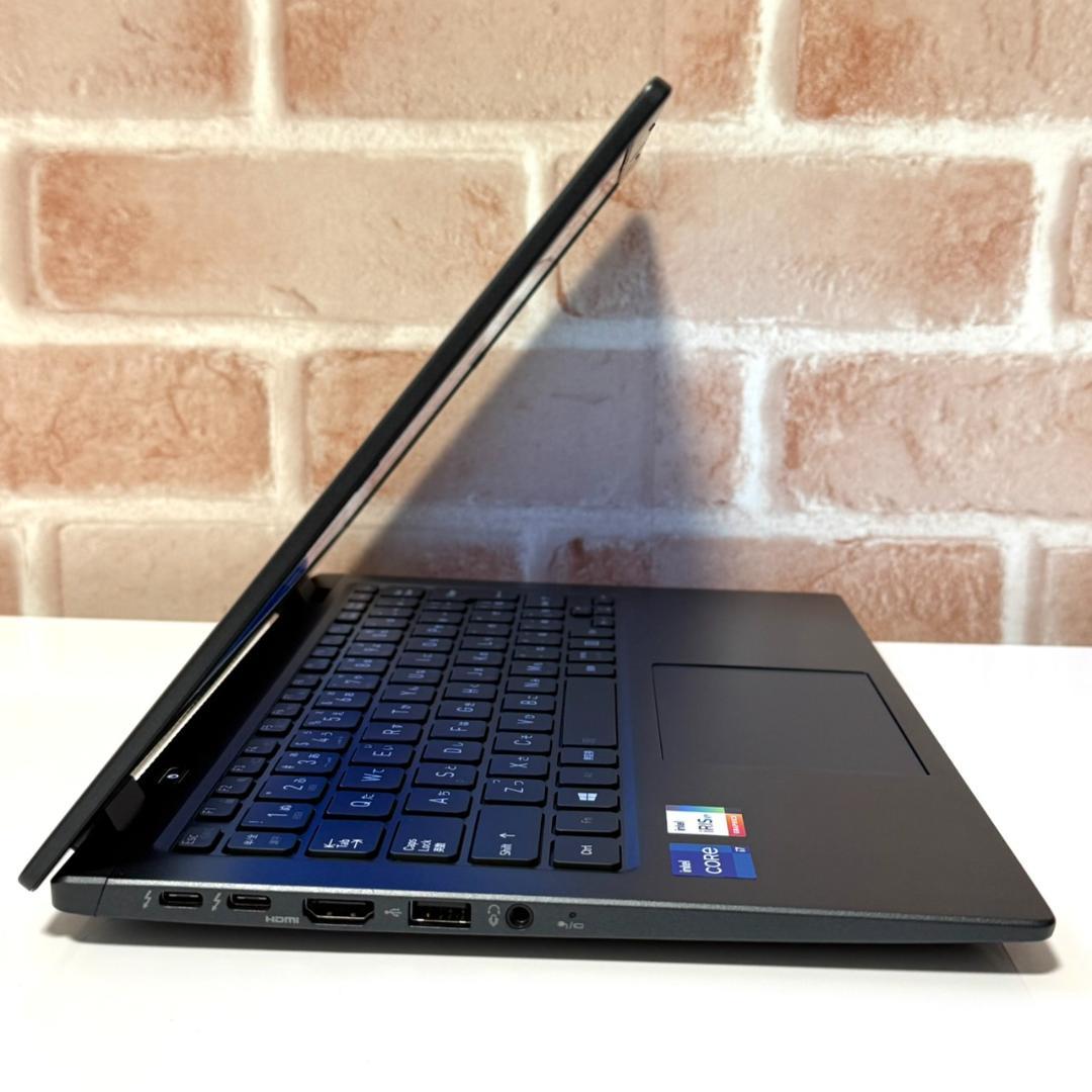 ★超絶美品★ 超軽量869g 第11世代Corei7 dynabook G02