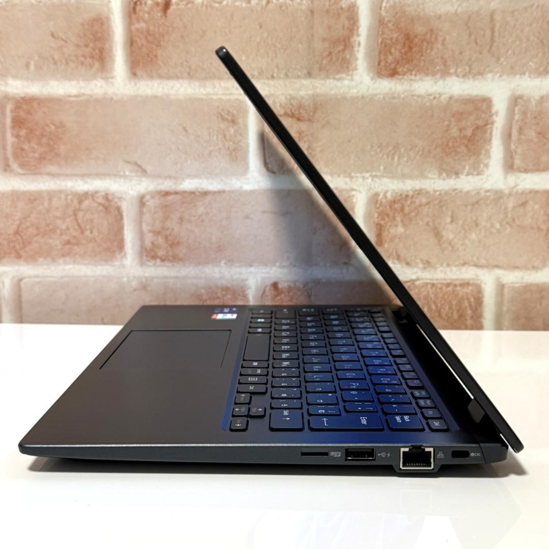 ★超絶美品★ 超軽量869g 第11世代Corei7 dynabook G02