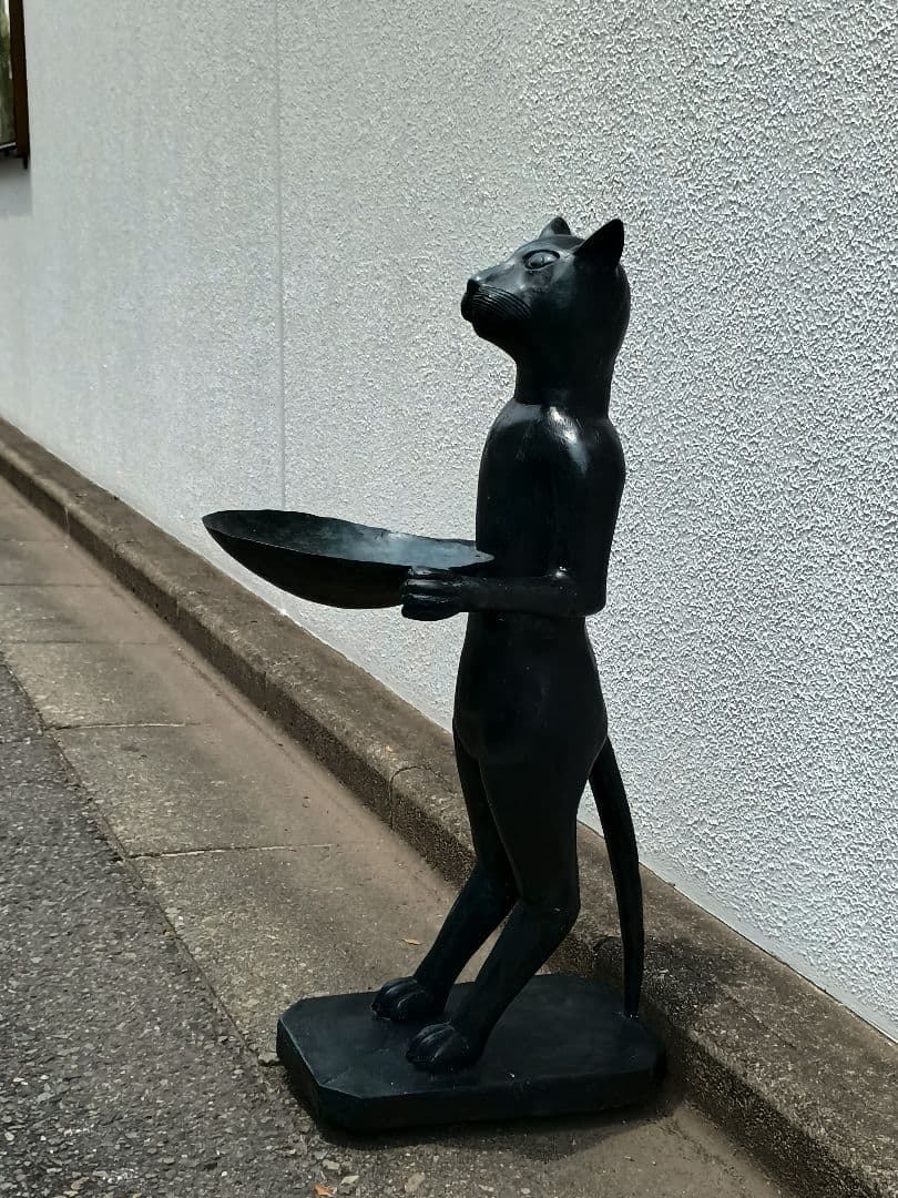 皿持ち猫バリ島　金属製 バリ島皿持ち猫　希少