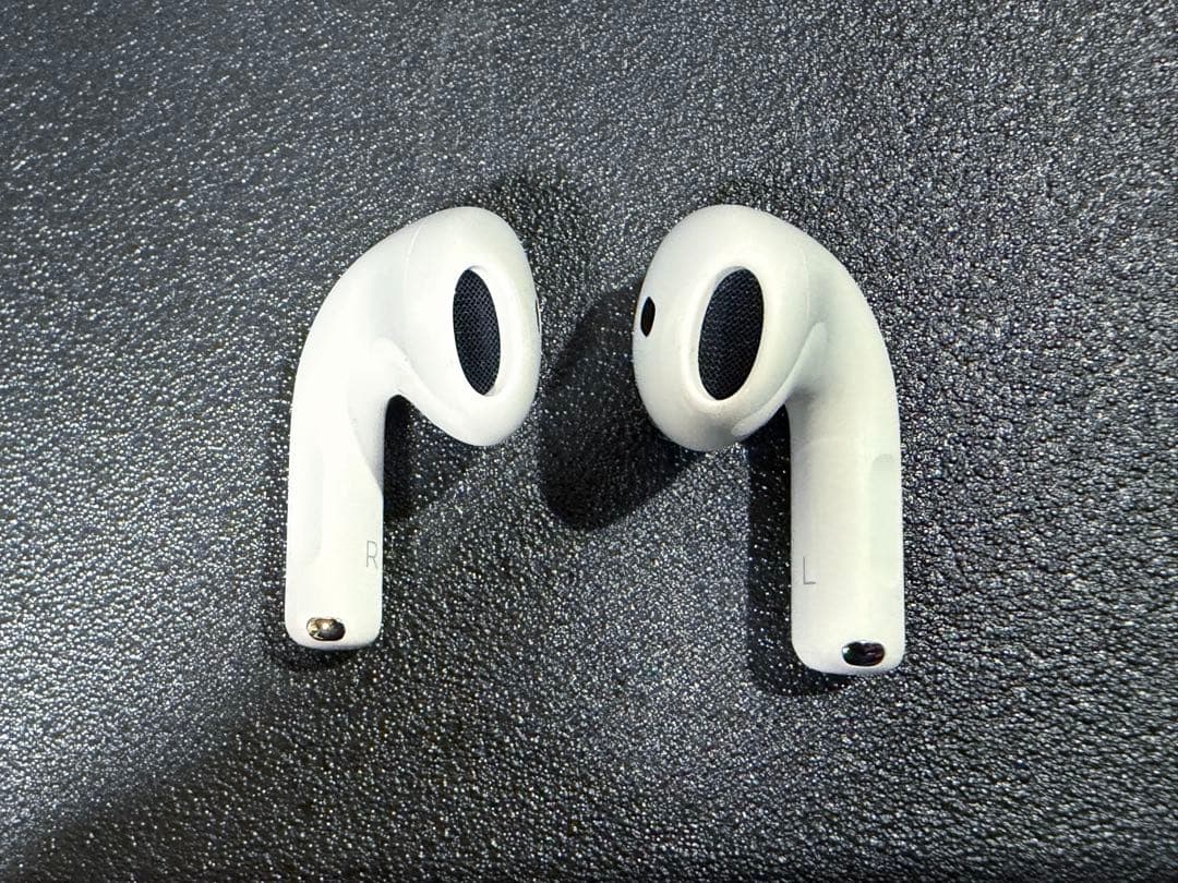 【Apple】AirPods 4 アクティブノイズキャンセルモデル【保証付き】