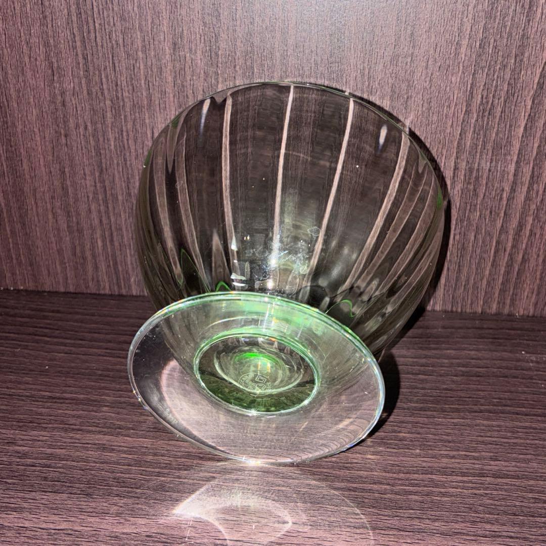 バカラ フロール　シャンパンクープ グリーン装飾