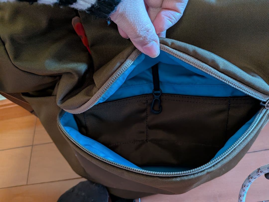 【美品】アークテリクス　ミストラル8 カーキ