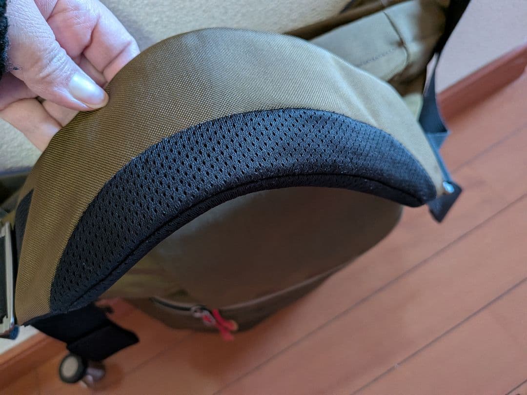 【美品】アークテリクス　ミストラル8 カーキ