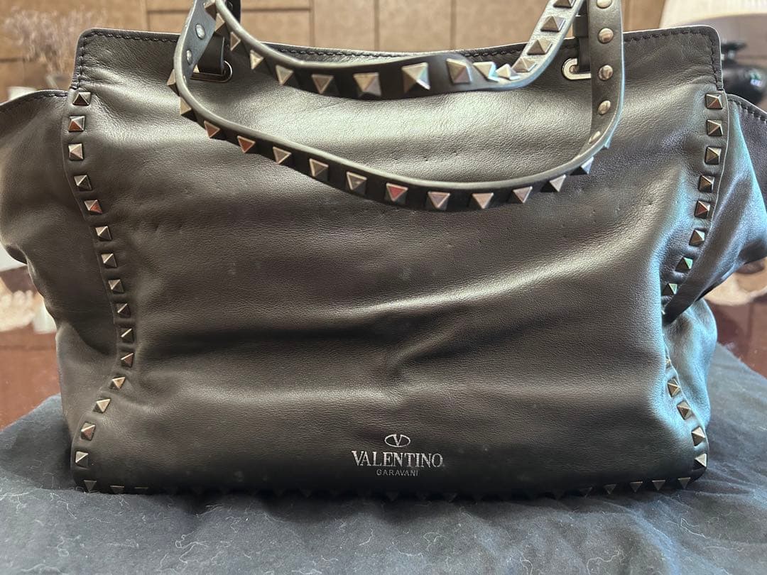 VALENTINO GARAVANI スタッズレザーバッグ