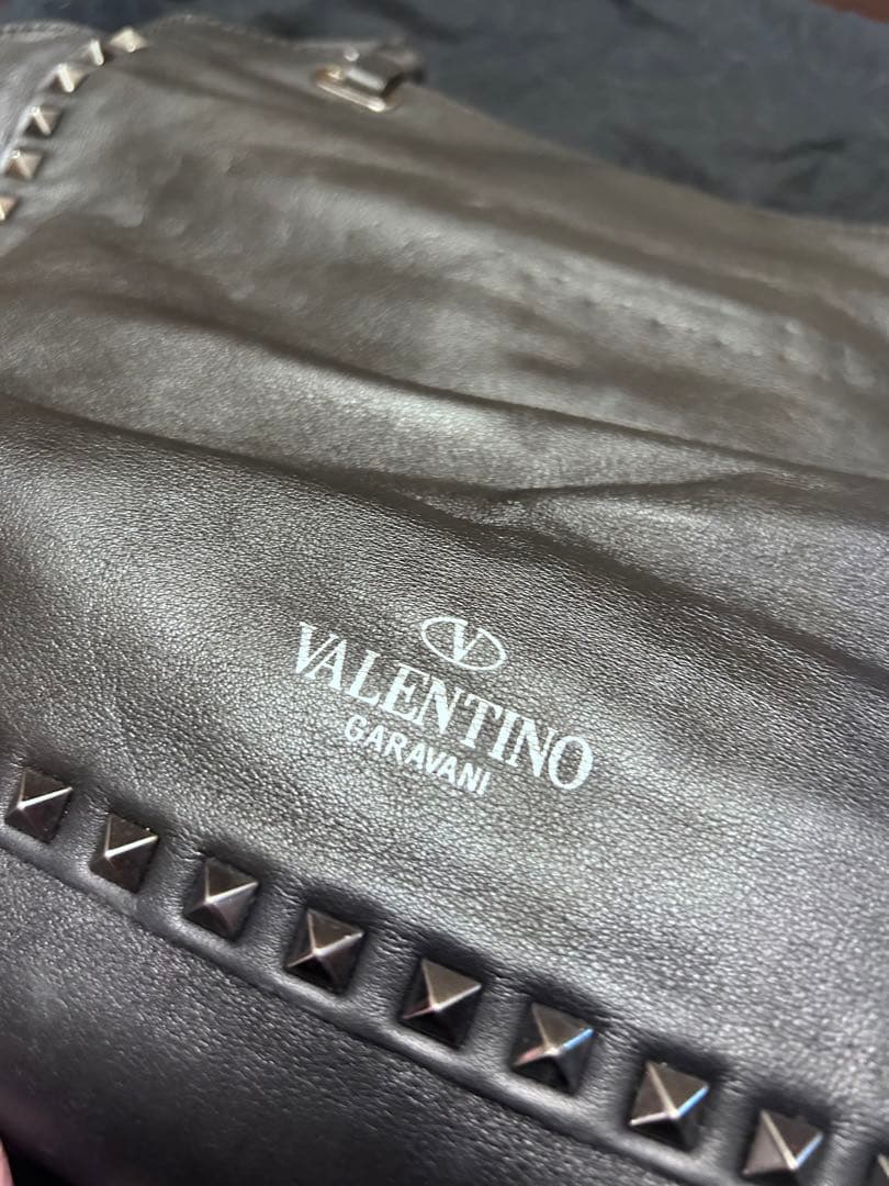 VALENTINO GARAVANI スタッズレザーバッグ