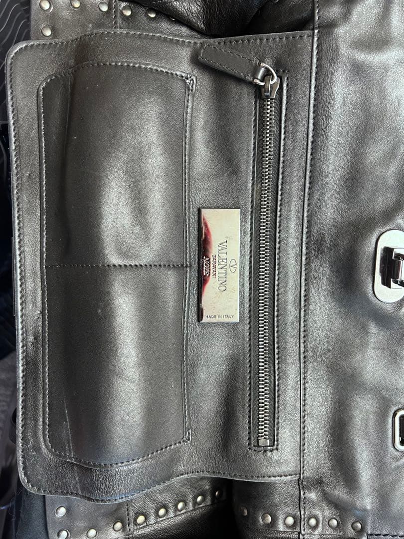 VALENTINO GARAVANI スタッズレザーバッグ