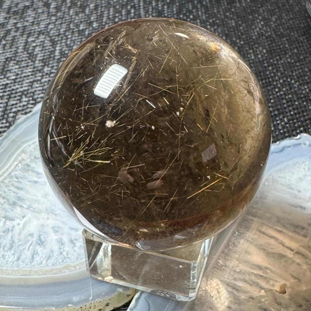 金運アップ◇ゴールドルチルクォーツ（虹入り）◇丸玉　約52.2㎜