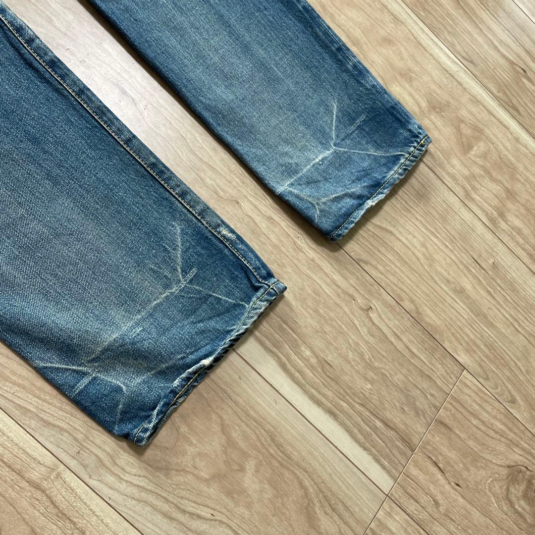 ヒステリックグラマー　ブルーストレートデニム ダメージ加工 スタッズ付き