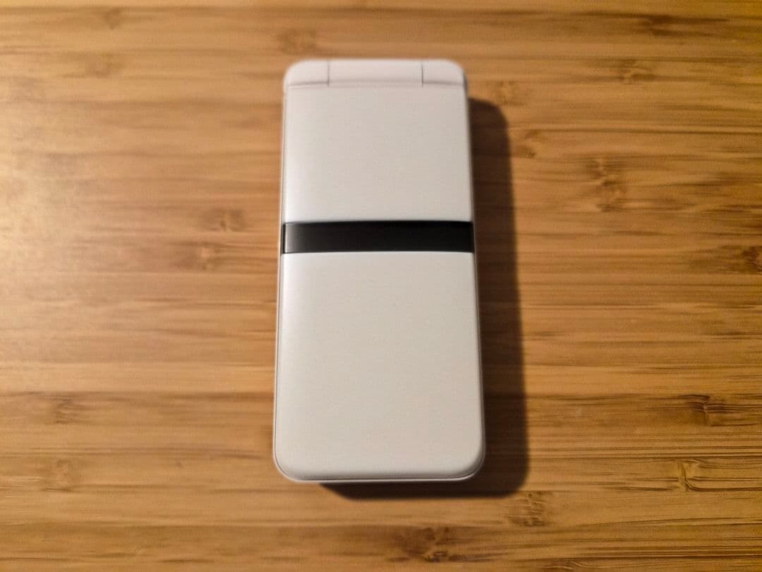 良品　KY-42C DIGNO 本体 ガラホ 携帯電話 ホワイト　付属品完備