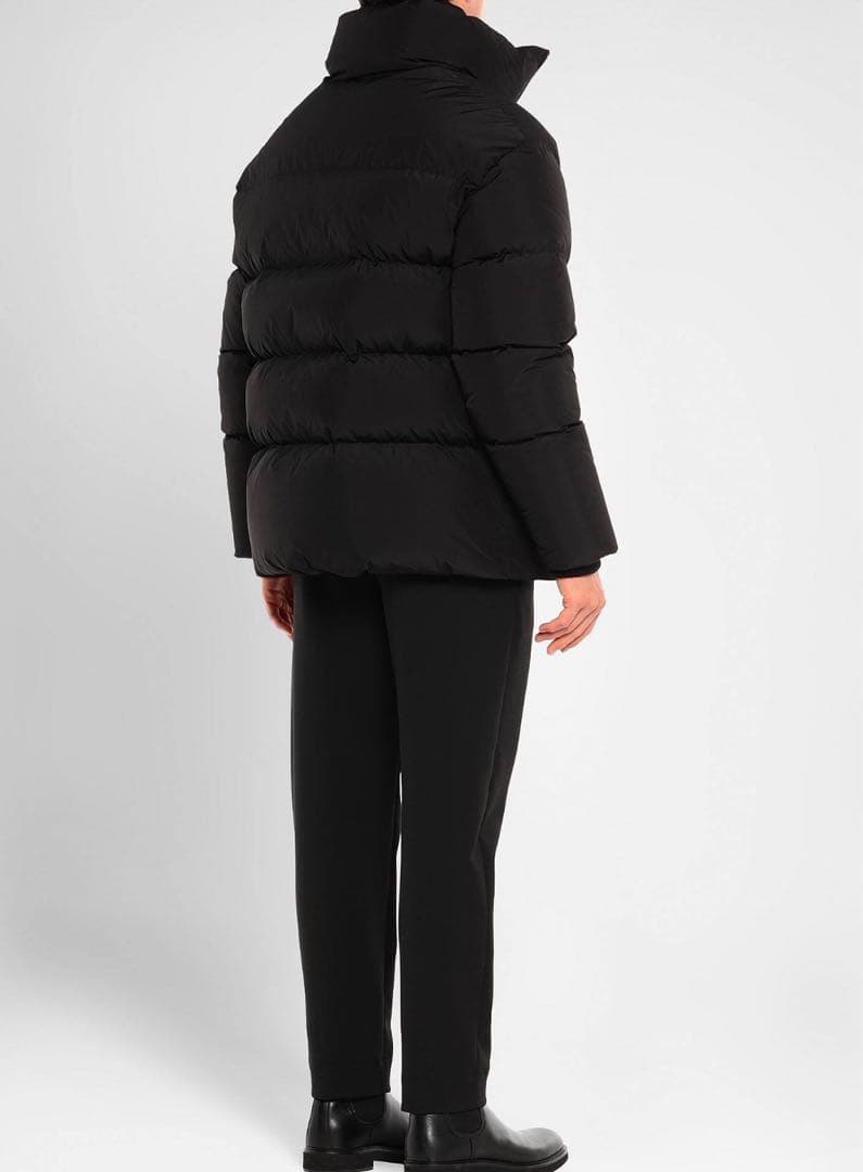 46サイズ　 DSQUARED2 ロゴ　美品　ダウンジャケット　黒　破格