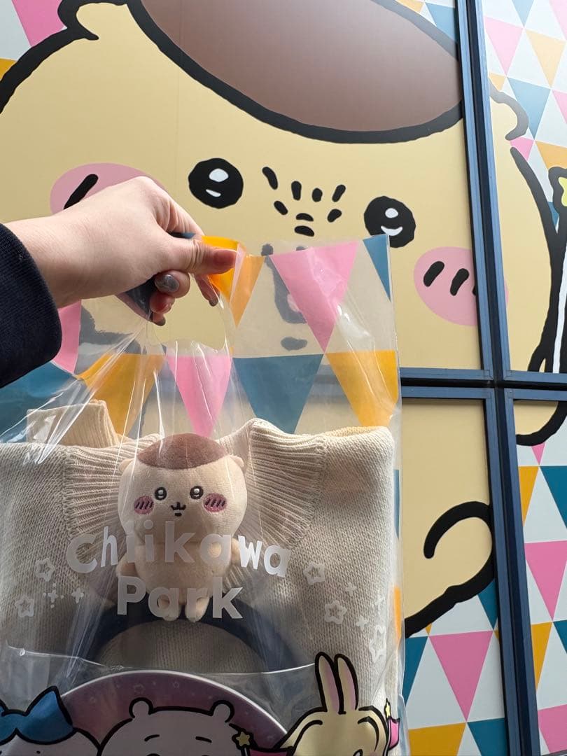 ちいかわパーク セーターMサイズ　ちいかわ　ラッキー白コアラ