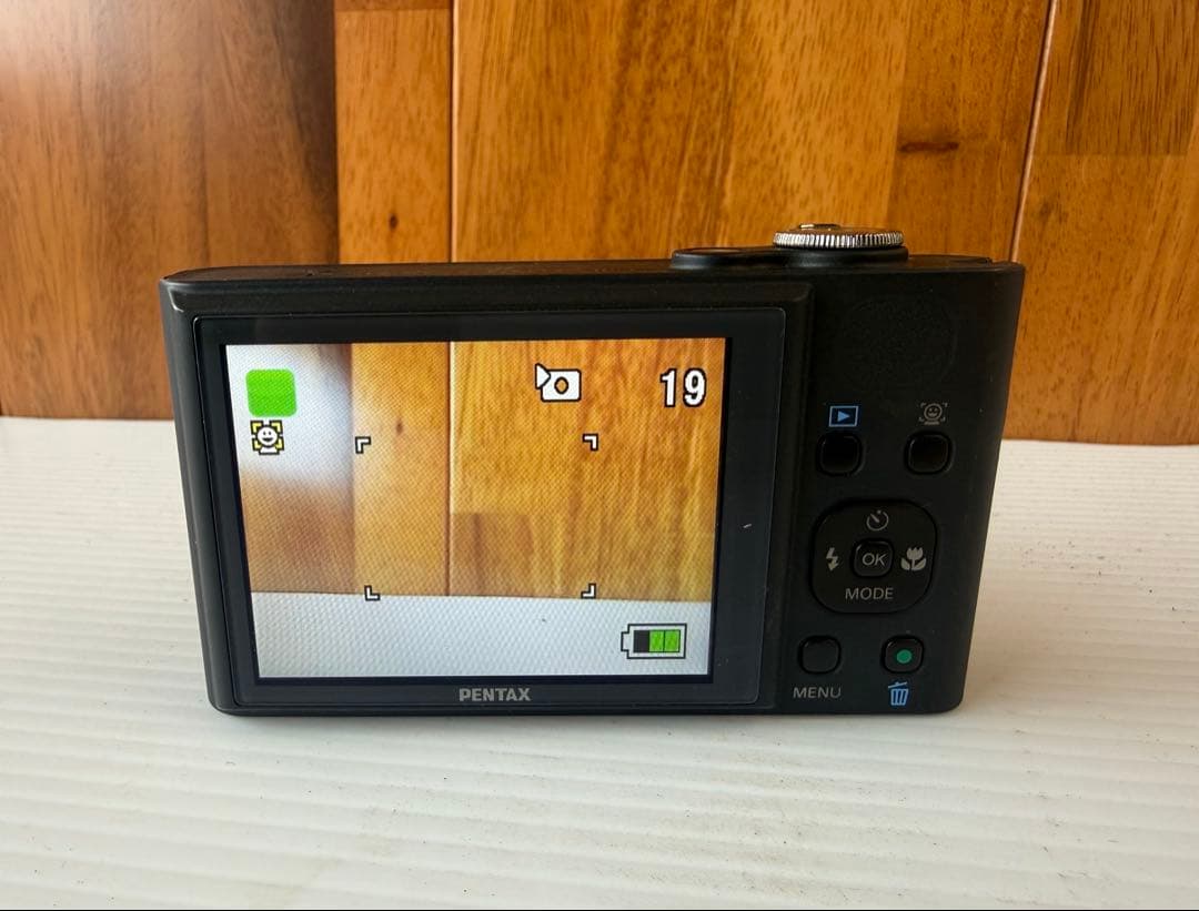 PENTAX OptioブラックRZ18デジカメ(a42)