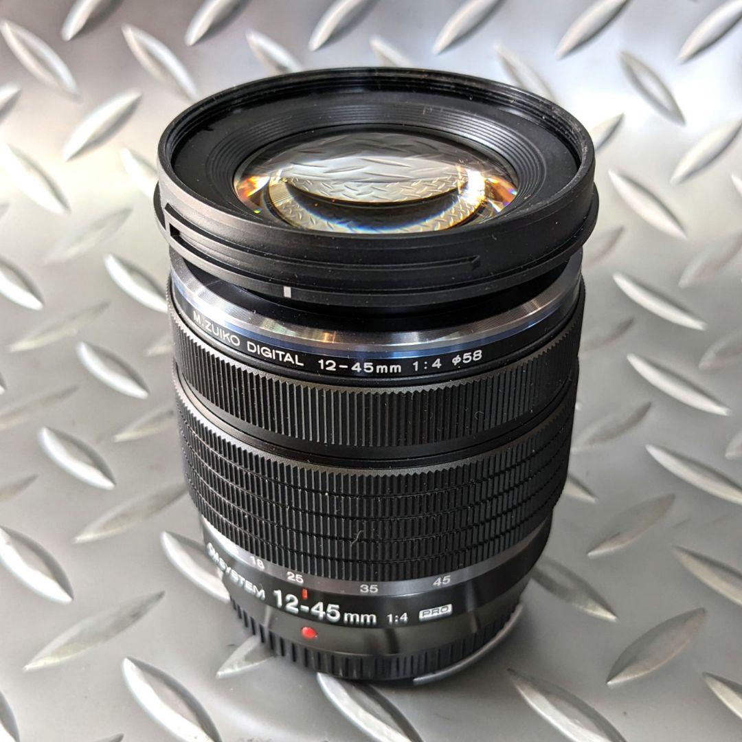 OM SYSTEM M.ZUIKO DIGITAL ED 12-45mmレンズ