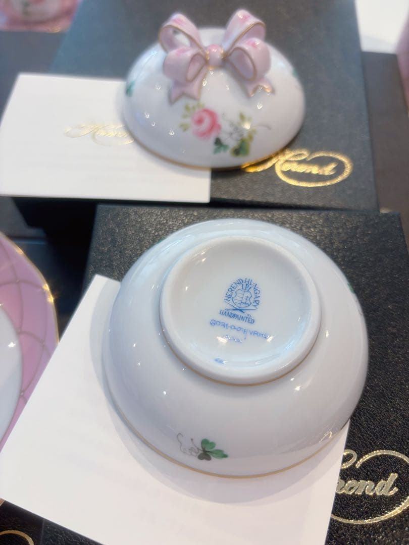 ヘレンド　新品未使用　ウイーンの薔薇シンプル　 ラウンドボックスリボン