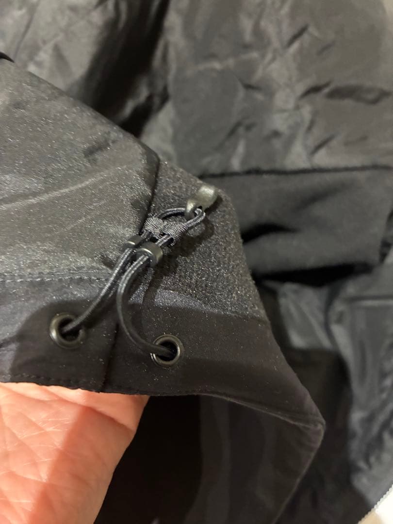 アークテリクス ATOM HOODY 黒 S 正規品 ネームロゴ ラストモデル！