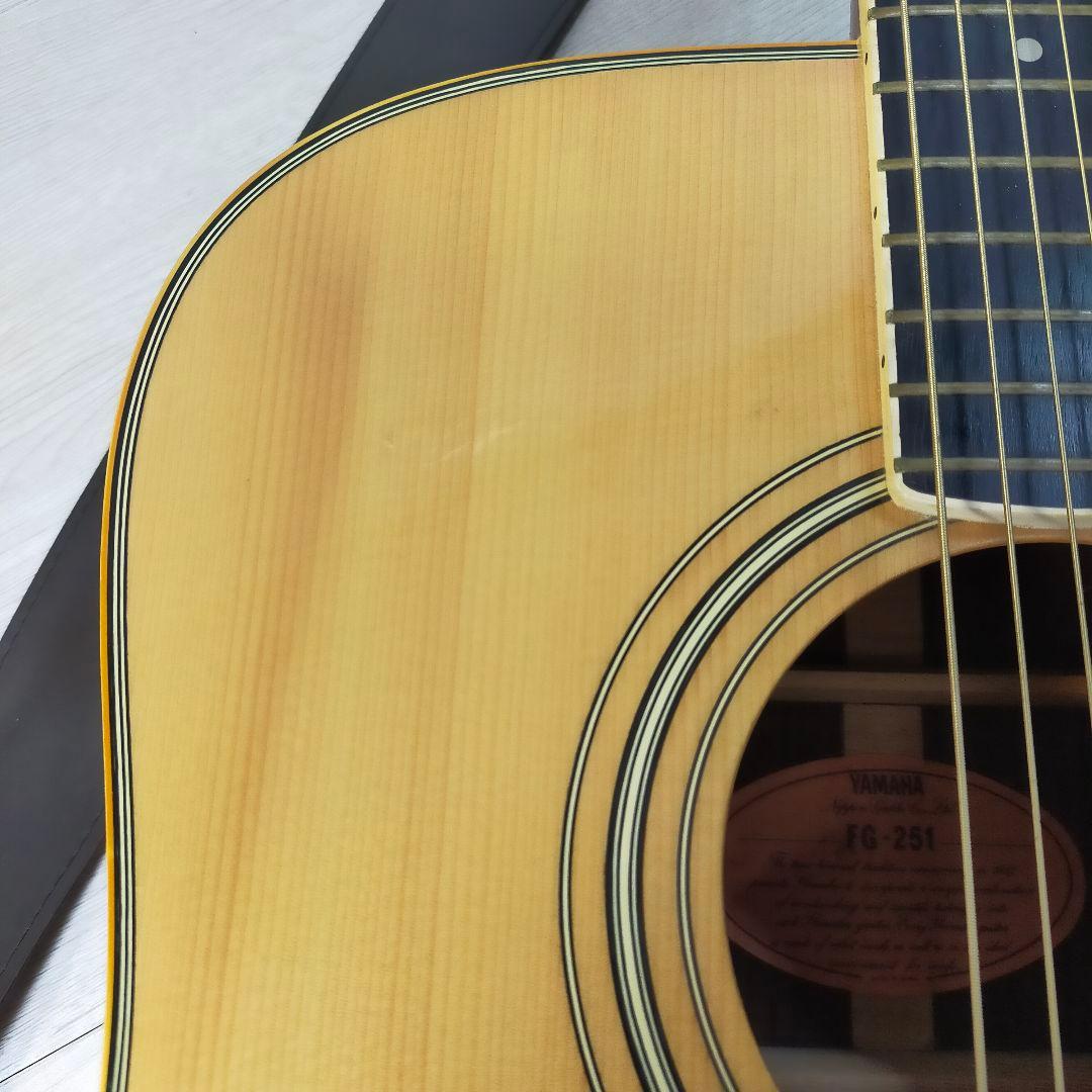 YAMAHA ヤマハアコースティックギターFG 201 ハードケース付