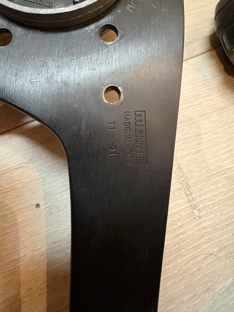 momo ウッド ステアリング イタリア製