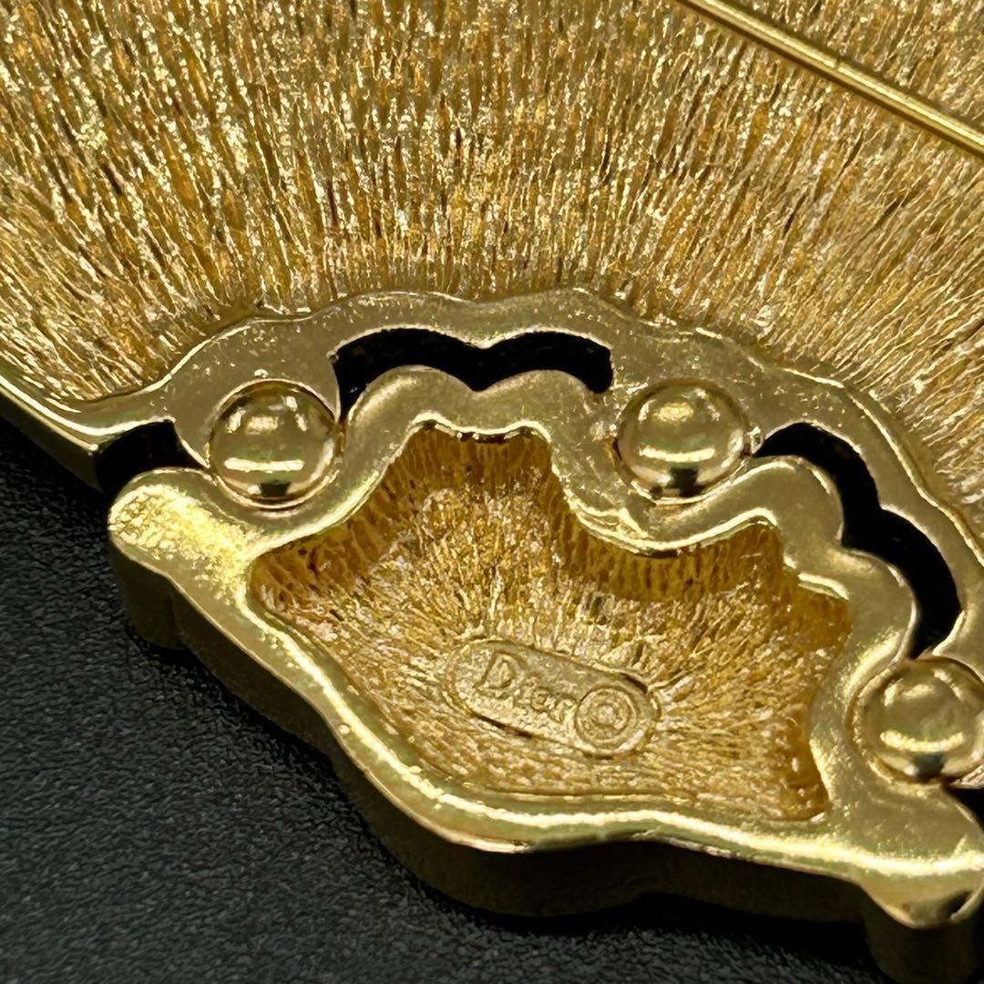 クリスチャン ディオール　ヴィンテージ ゴールデン メタル ファン ブローチ